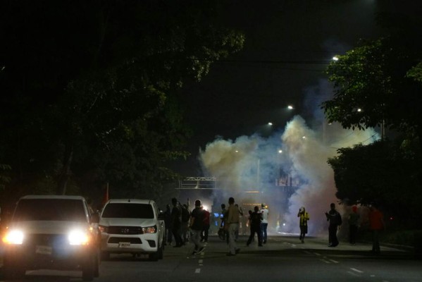 Vandalismo y caos en protestas de la Alianza