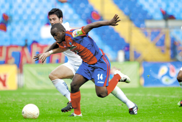 Emil no pudo en el Azteca e Indios huele a descenso