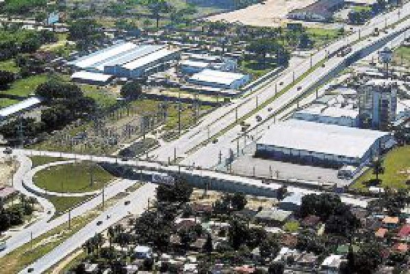 TLC ahogará a la ciudad si no se construyen obras