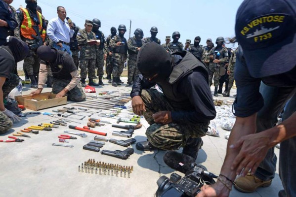 ¿Por qué siempre encuentran armas en los centros penales?