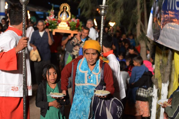 Miles de hondureños de fiesta en honor a la Virgen de Suyapa