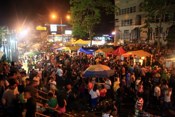 San Pedro Sula culminó su feria con carnaval lleno de sorpresas
