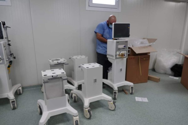 Inicia instalación de 30 ventiladores en hospitales móviles