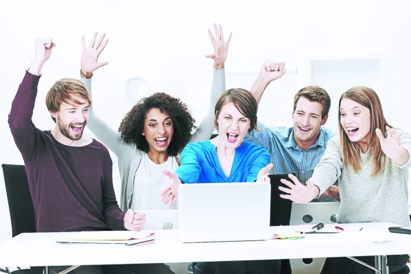 No deje que la fiebre futbolera impacte en su rendimiento laboral
