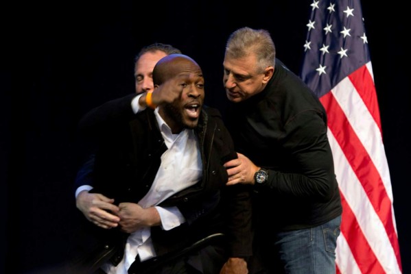 Protestas anti-Trump dejan cinco detenidos y dos heridos