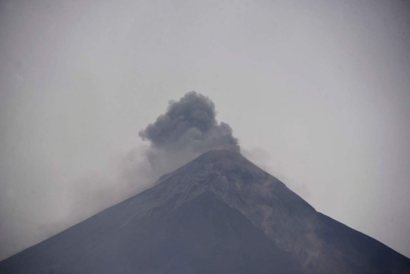 Guatemala: Alertan de nuevas avalanchas por volcán de Fuego