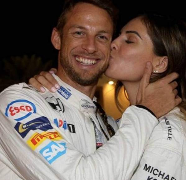 La novia del piloto británico Jenson Button, se ha convertido en una de las mujeres más admiradas dentro de la Formula 1