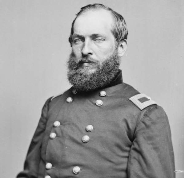 2. James Abraham Garfield (vigésimo presidente) fue herido mortalmente el 2 de julio de 1881 por el huelguista Charles Guiteau. El atentado ocurrió en una estación de tren. Un abogado disparó contra Garfield y aunque el presidente no pereció en el momento, días después sucumbió por una infección y hemorragia internas.