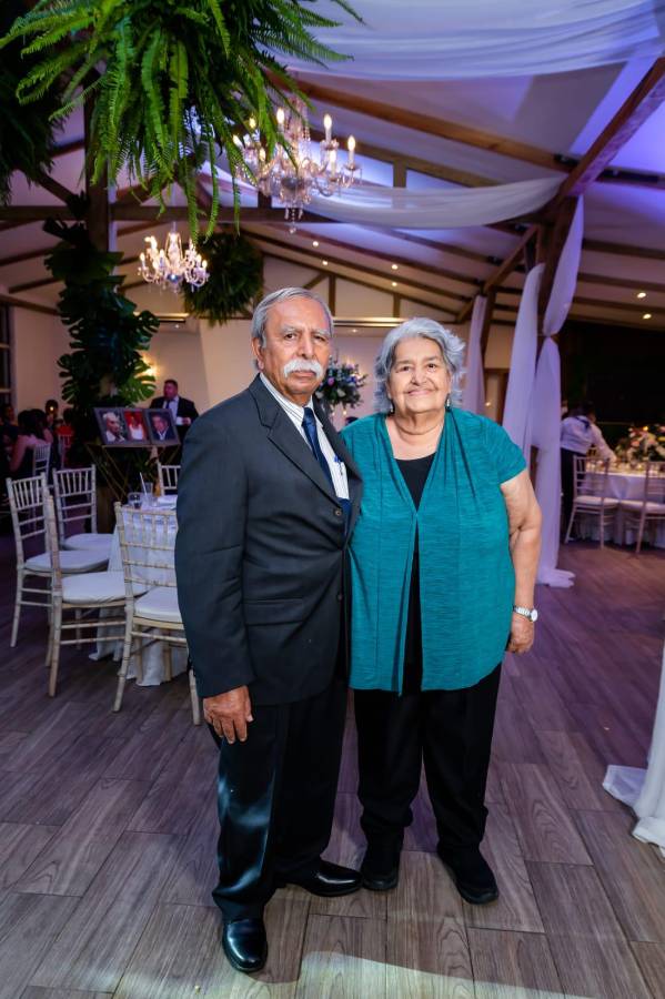 Fernando y Candy se unen en sagrado matrimonio