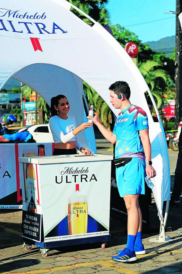 Michelob Ultra deleitó a los corredores en los “bootcamps”.