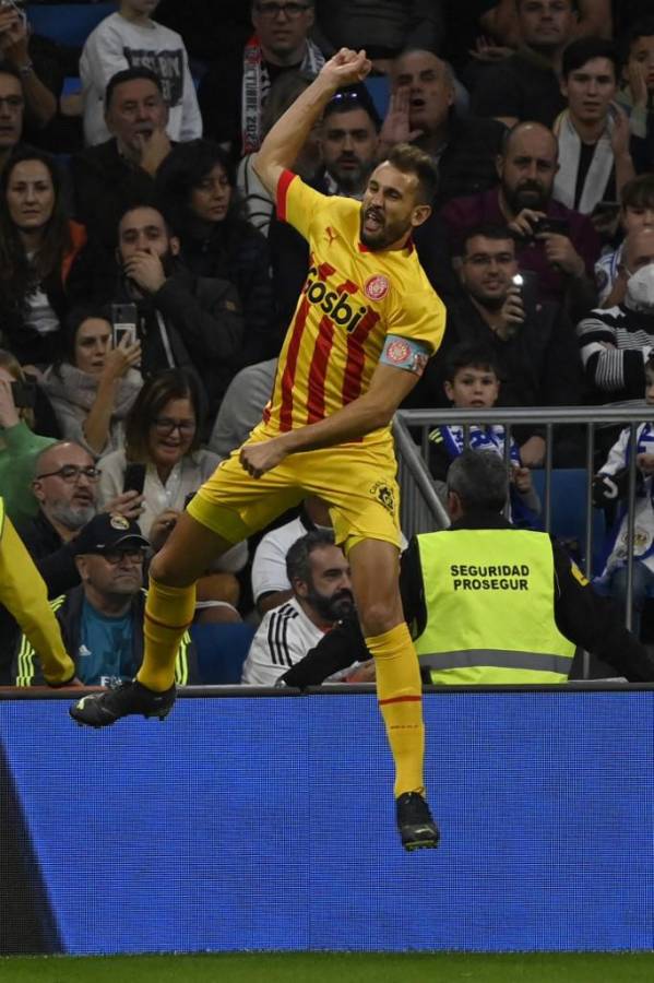 Cristhian Stuani marcó de penal y festejó a lo grande su gol.