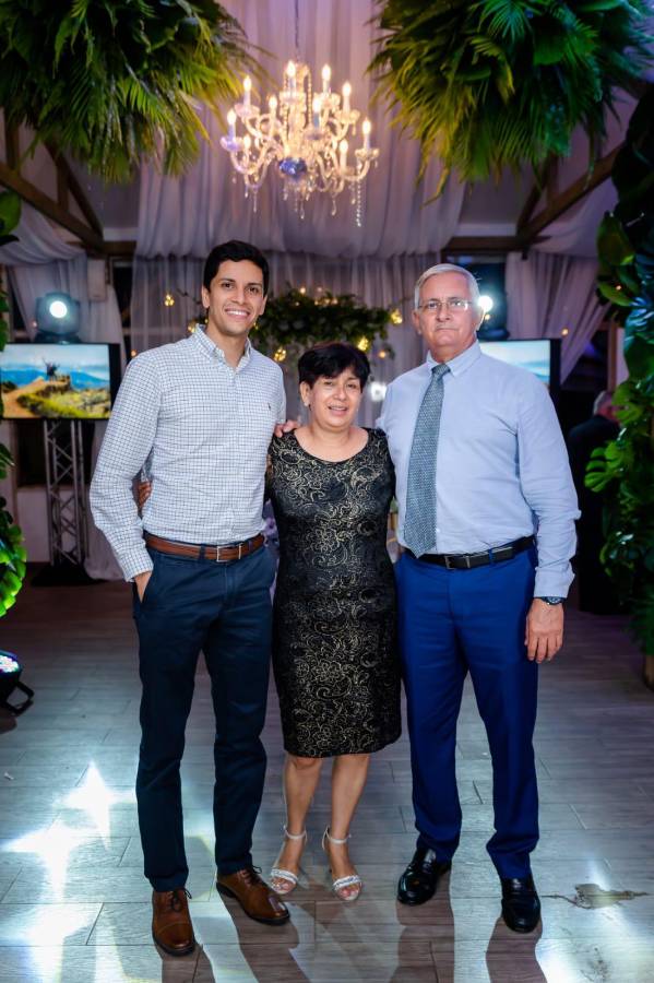 Fernando y Candy se unen en sagrado matrimonio