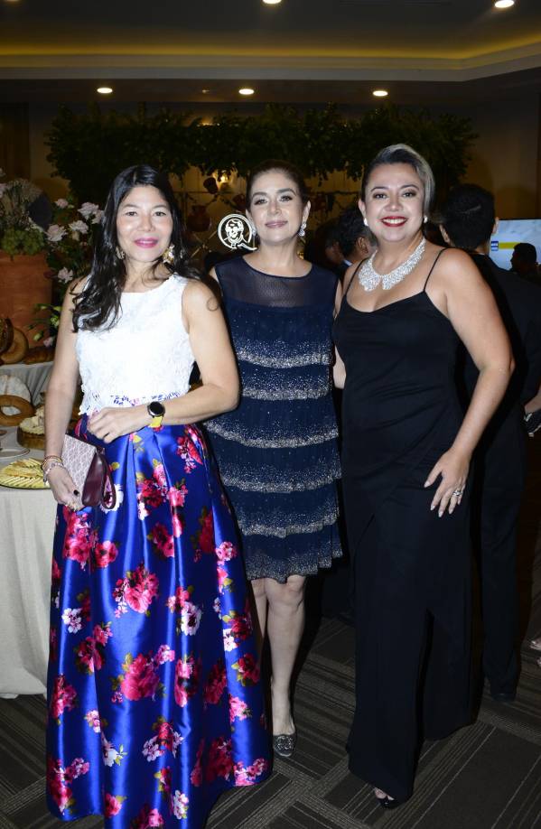 Jessica Franks, Ruth Marie Canahuati y Georgina Barahona