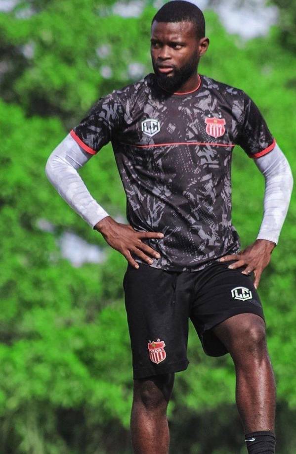 Elisson Rivas: El lateral izquierdo estaría de regreso en la filas del Real España luego de sus buenas temporadas con el Vida.