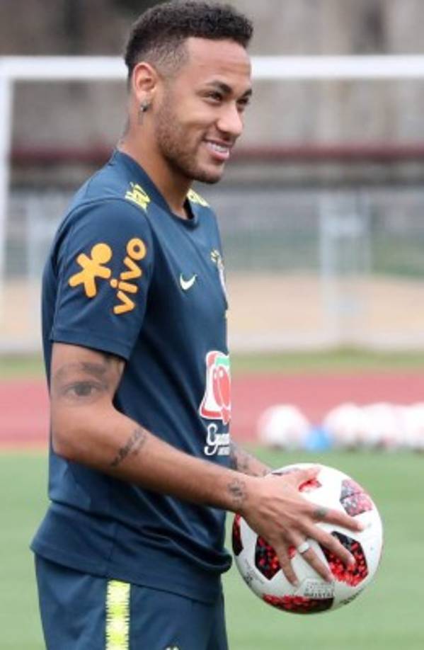 Neymar es la máxima figura de Brasil.