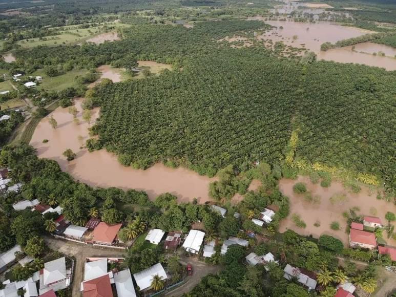 El río Chamelecón y el Ulúa, que surcan el valle de Sula, han dejado fuertes inundaciones, sobre todo, en zonas bajas de Choloma.