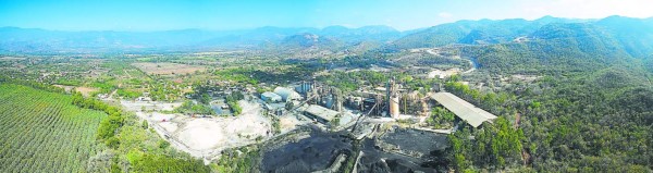 Ficohsa premiado como el mejor banco de CA