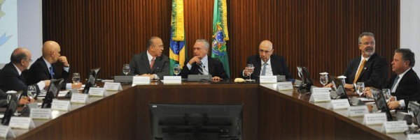 Michel Temer arranca su gobierno con la tarea de rescatar a Brasil en crisis