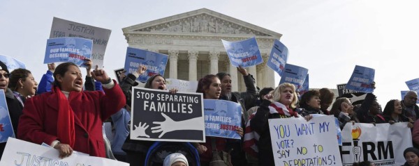 Supremo de EUA da esperanza de residencia a 5 millones de inmigrantes