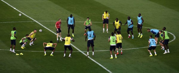 Francia prepara su estrategia a puertas cerradas