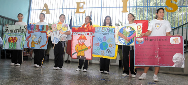 Voces de amor para los niños del mundo