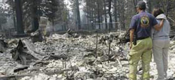 Viento podría arreciar incendio en California