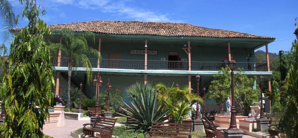 Por compra irregular de terreno intervienen la alcaldía de Ilama