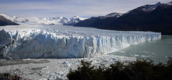 (FILES) This file photo taken on March 17, 2014 shows a view of the Perito Moreno Glacier at Los Glaciares National Park, Santa Cruz province, Argentina.The twenty-second session of the Conference of the Parties (COP 22), the annual round of UN climate talks, will be held in Marrakech, from November 7 until November 18, 2016. / AFP PHOTO / MARIO GOLDMAN
