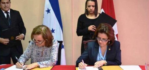 Honduras y Suiza firman convenio para enfrentar inundaciones  