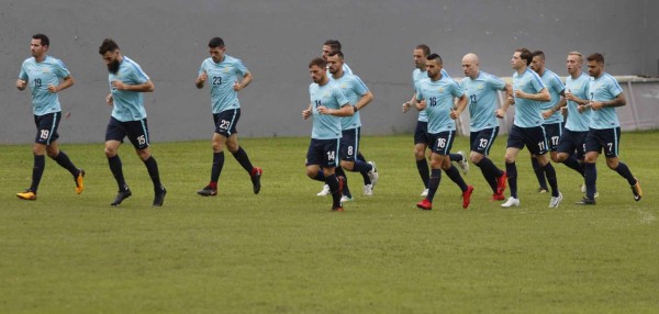 Estados Unidos colabora con la selección de Australia