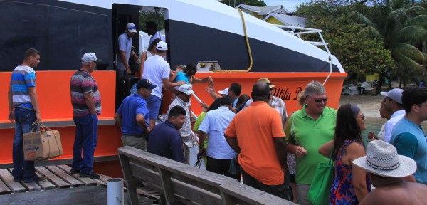 Nueva ruta de ferry tarda una hora en llegar de Utila a Roatán