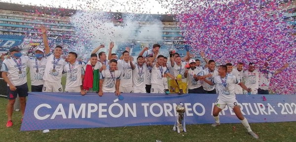 Video: Alianza goleó al Águila y se consagra bicampeón de El Salvador