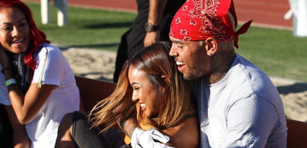 Chris Brown y Karrueche Tran, juntos en un partido benéfico  