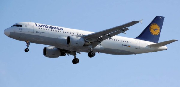 Detenido jordano que intentó forzar cabina de avión