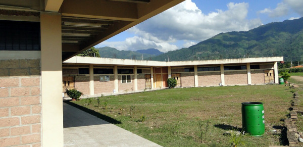 Unah aún no da respuesta para centro universitario