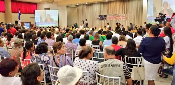 Médicos y docentes instalan un diálogo ciudadano alternativo en Tegucigalpa