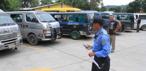 Tránsito decomisa más de 30 unidades del transporte público