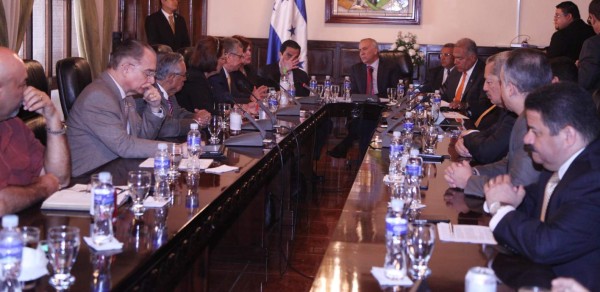 Empresarios solicitan la mediación del Congreso por cobro del 1.5%