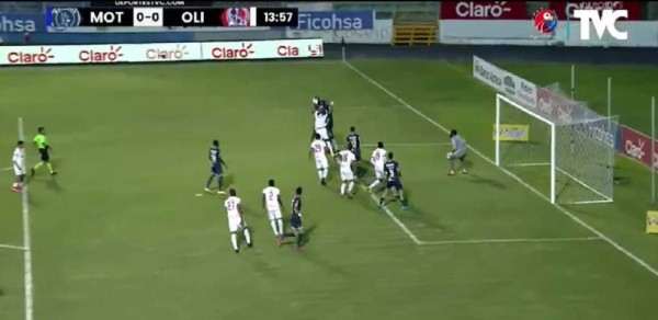 ¡Polémica! La acción que todo Motagua pidió como penal ante Olimpia