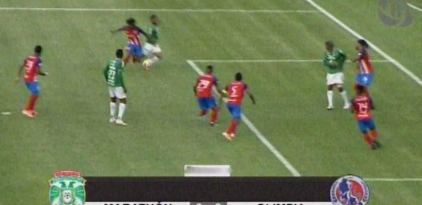 ¡Polémica! El penal a favor del Marathón que no se sancionó ante Olimpia