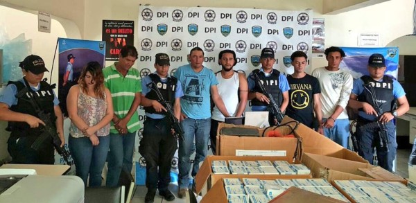 Hallan pastillas falsas en laboratorio clandestino