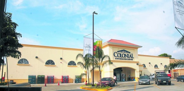 Supermercados ganan carrera detallista