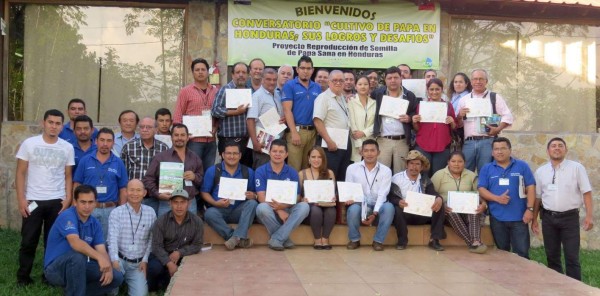 Taiwán da asistencia técnica para productores de papa en Honduras