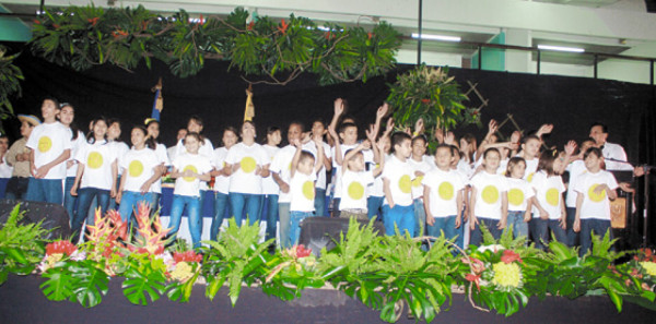 El mandatario recibe el cariño de los sampedranos