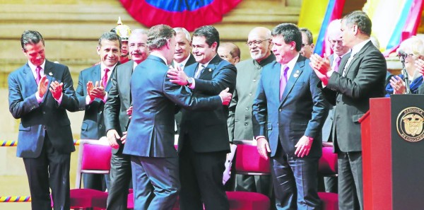 Presidente de Honduras pide cooperación efectiva a Estados Unidos