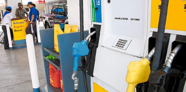Diésel y gasolina súper, empatados en precios