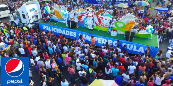Arranca desfile de carrozas en la feria juniana de San Pedro Sula