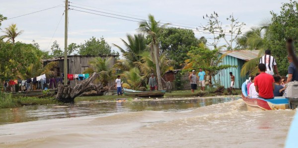 Damnificados de las barras en Omoa claman por reubicación