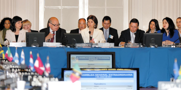 Honduras pone fin a la crisis con retorno a OEA