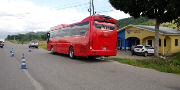 Asalto a bus interurbano deja una persona fallecida